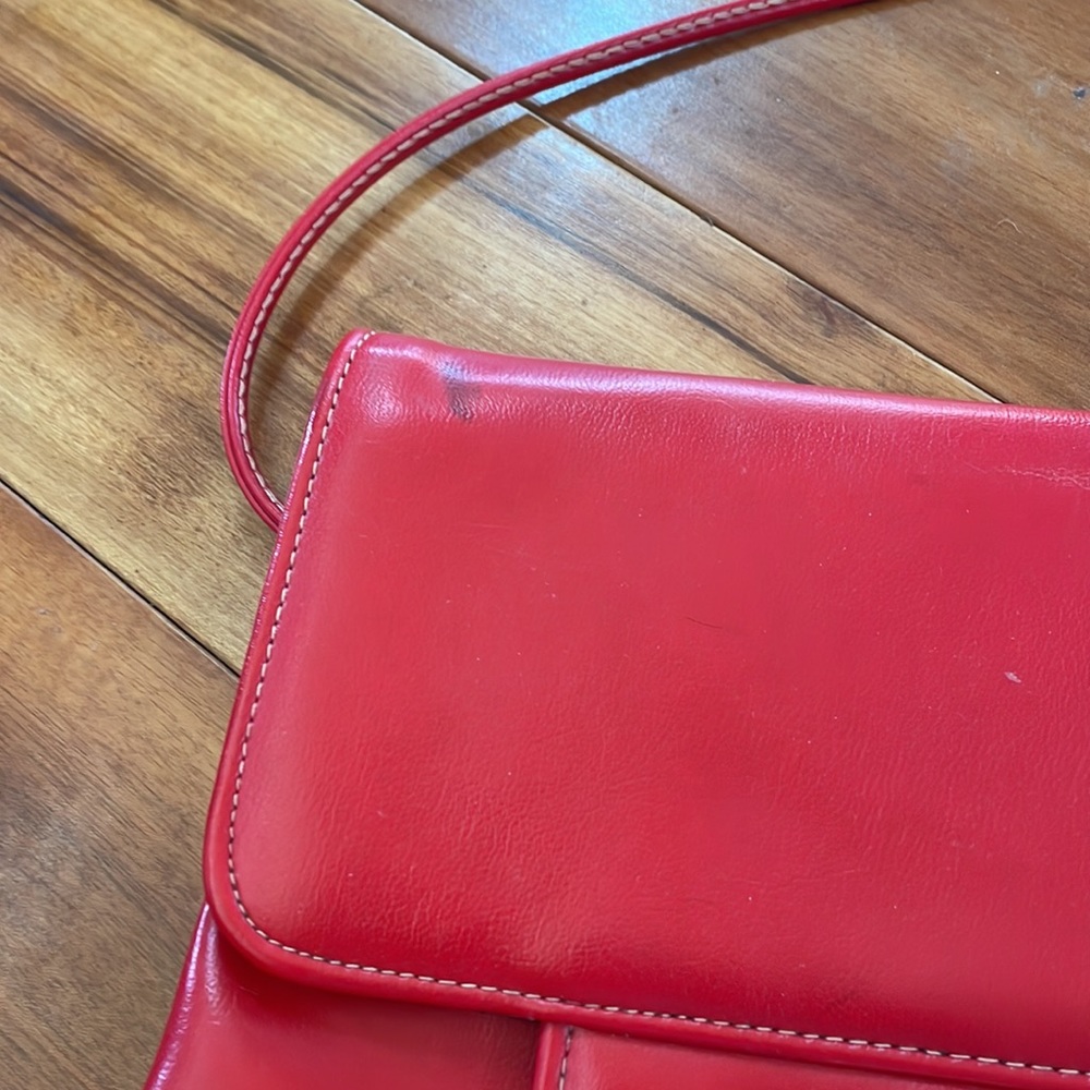 VINTAGE RED LEATHER HANDBAG - Picture 3 of 10